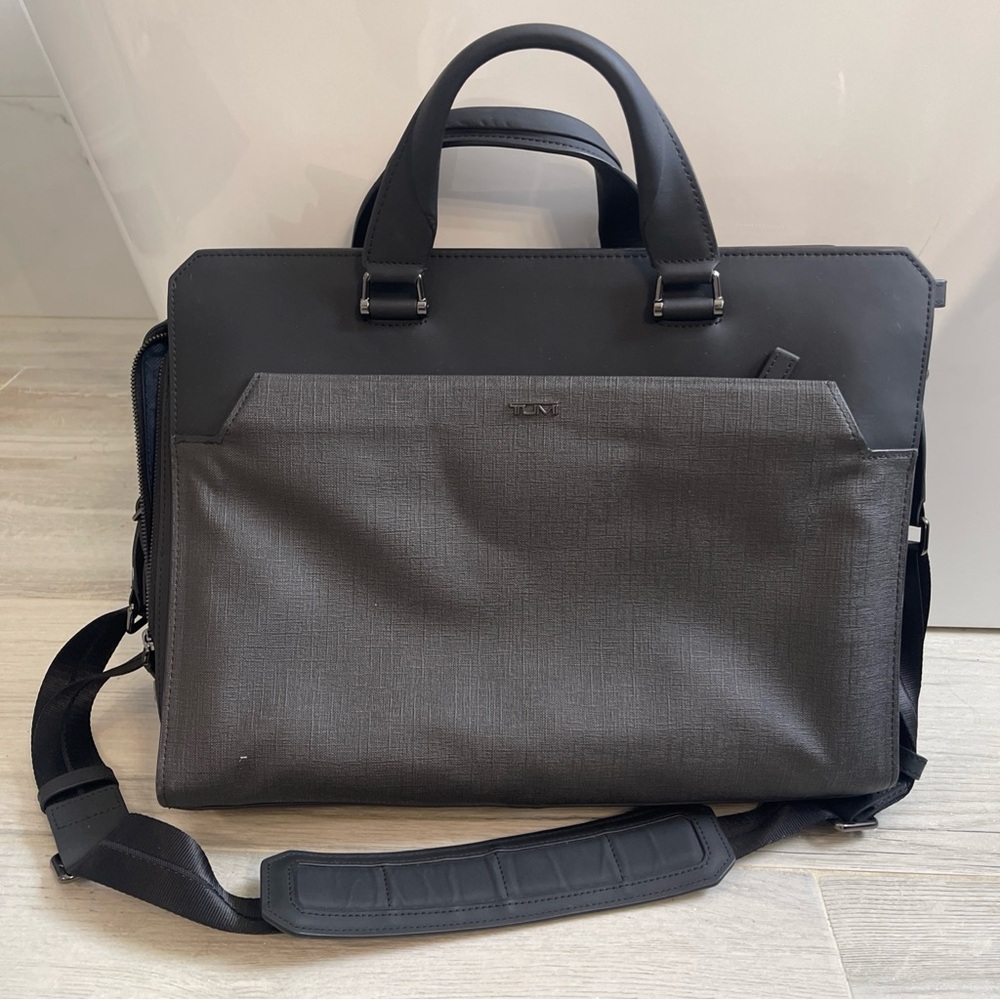 Tumi Ashton Collection Slim Men’s Briefcase